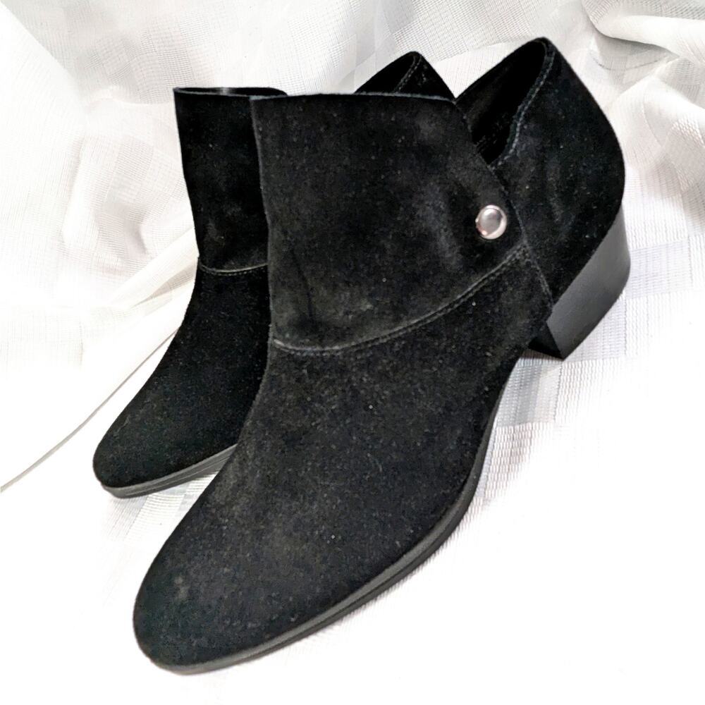AEROSOLES! BLACK GENUINE SUEDE LEATHER, STUDDED BOOTS! SZ 6.5M